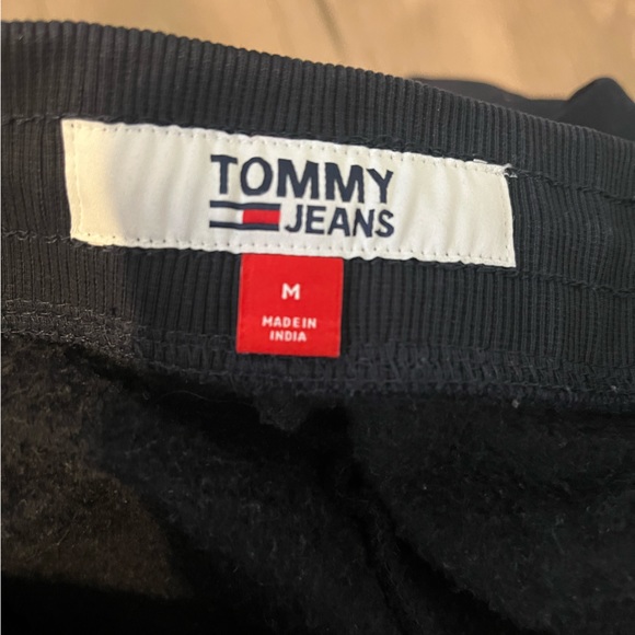 Tommy Hilfiger drawstring sweatshorts - Picture 3 of 4